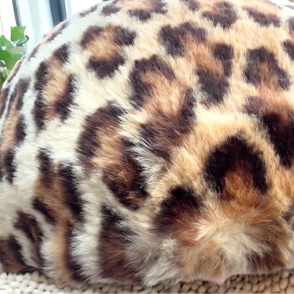 Vintage Leopard Print Faux Fur “Turtle” Hat - Picture 10 of 12